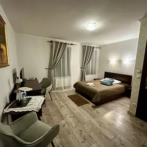 3* Hotel Dworek Złoty Róg I Restauracja